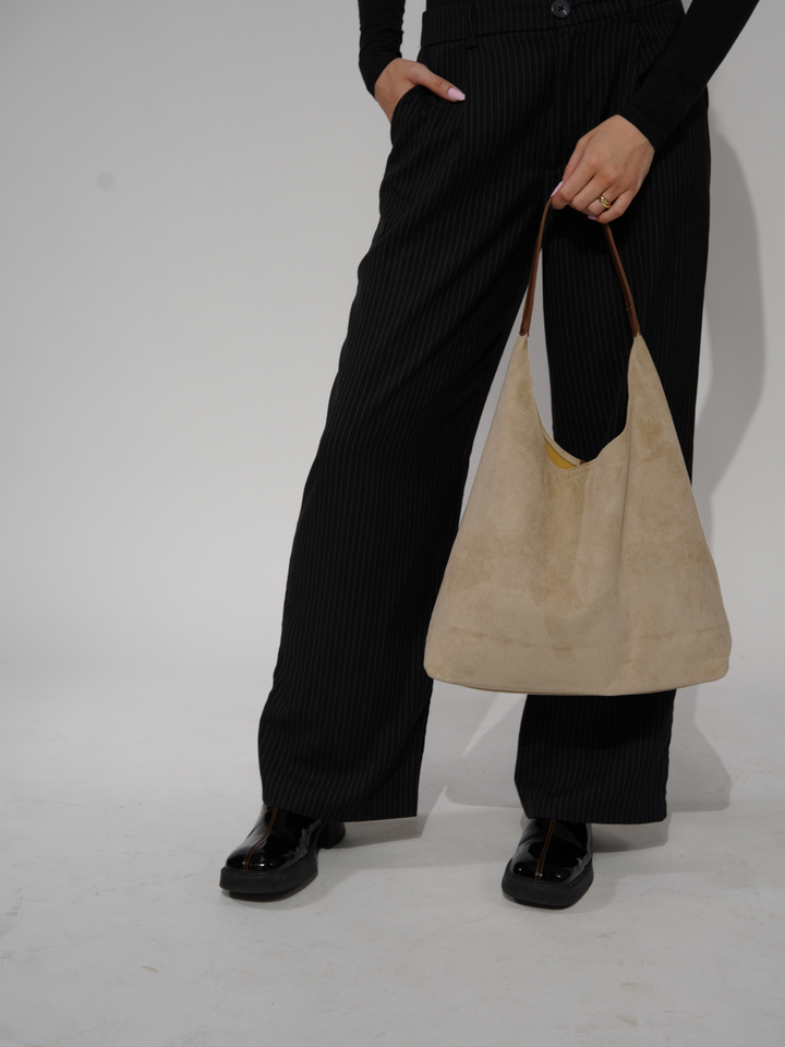 Timeless Leather Tote for Everyday Use