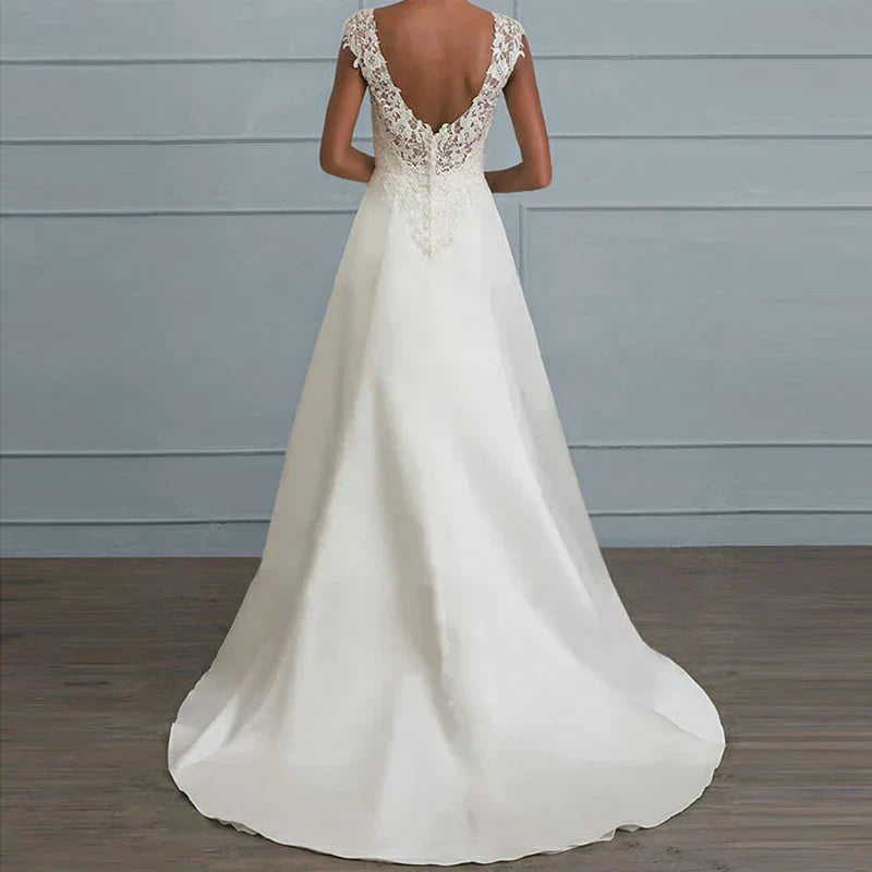 Chic Lace Wedding Dress